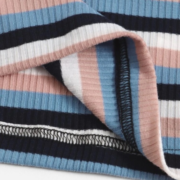 Striped Crop Top - Picture 3 of 5